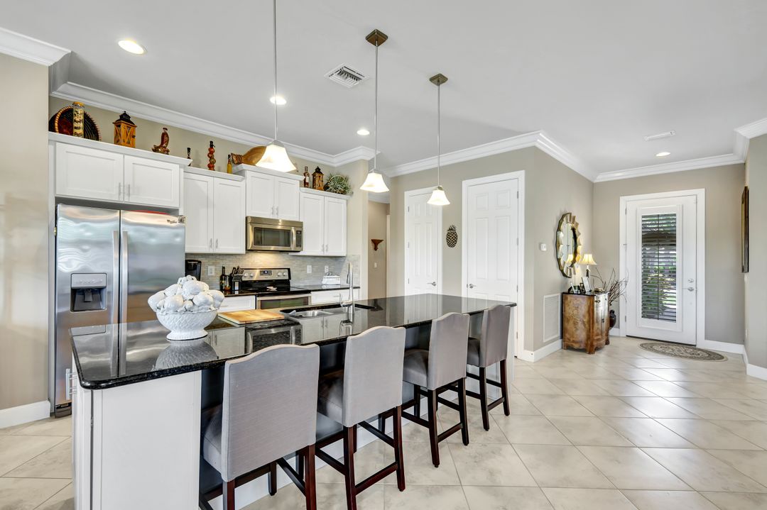 9079 Triangle Palms Ln, Fort Myers, FL 33913