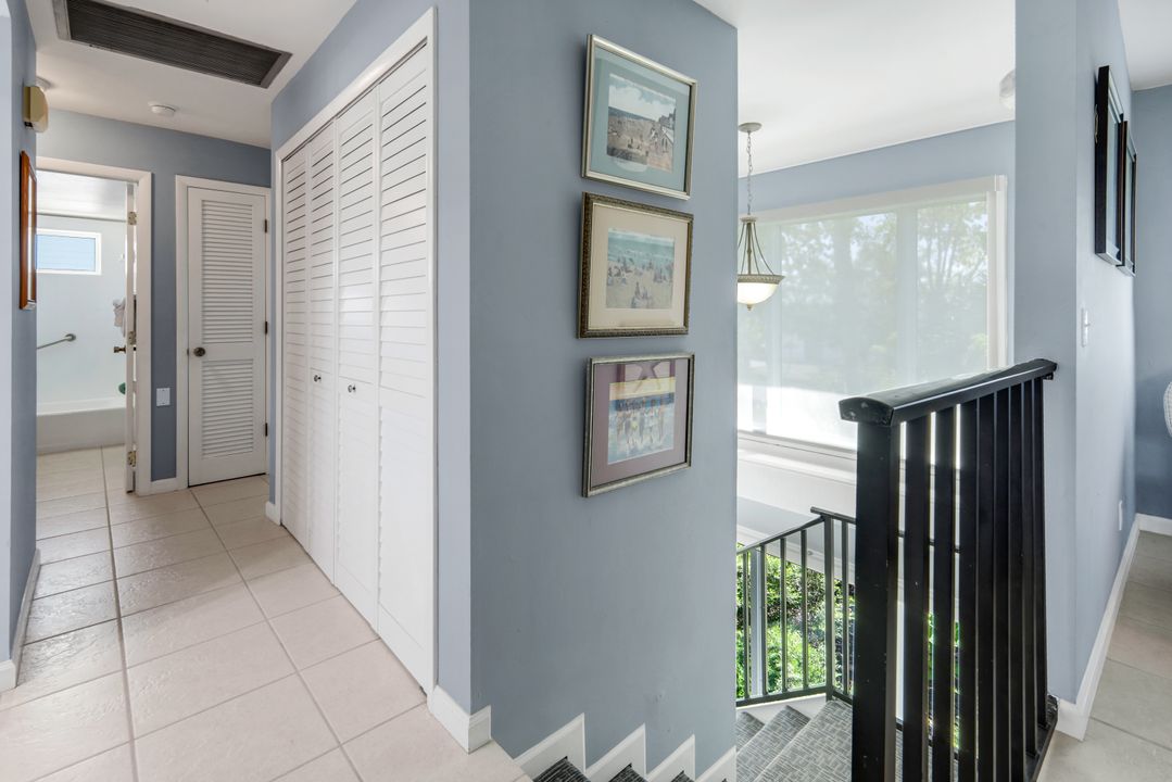 673 E Rocks Dr, Sanibel, FL 33957