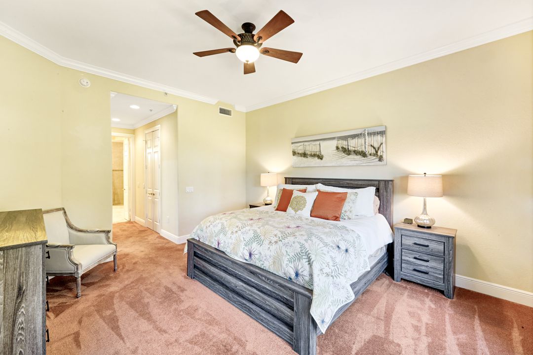 9002 Cascada Way #102, Naples, FL 34114