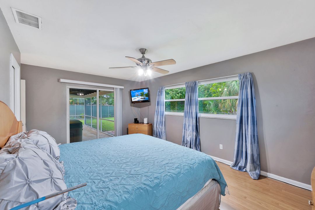 2201 41st Terrace SW, Naples, FL 34116