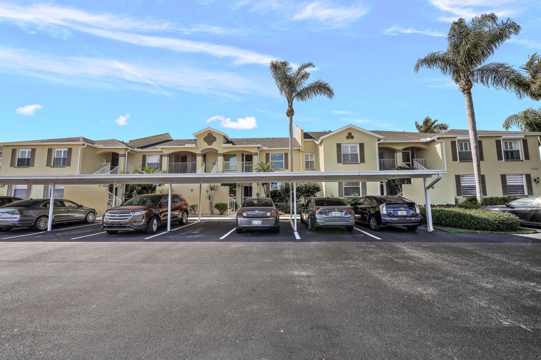 1308 Mainsail Dr #912, Naples, FL 34114