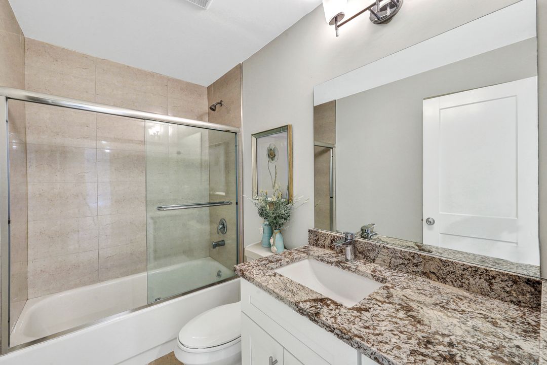 4175 Lakewood Blvd, Naples, FL 34112