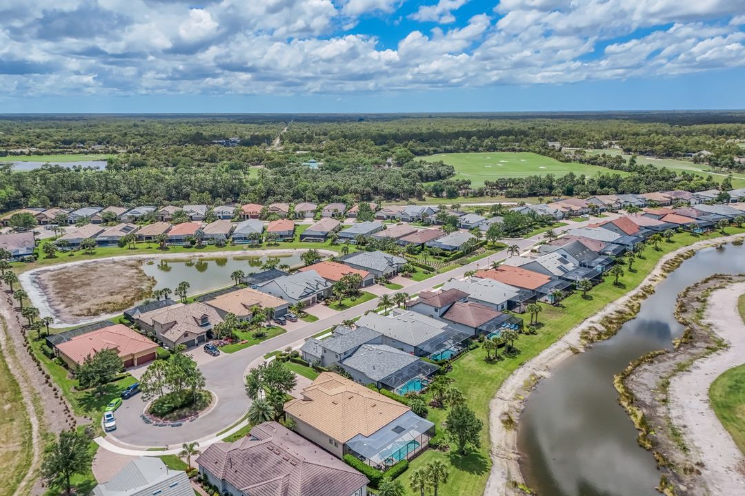 9403 Surfbird Ct, Naples, FL 34120