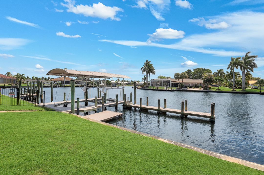101 SW 50th St, Cape Coral, FL 33914