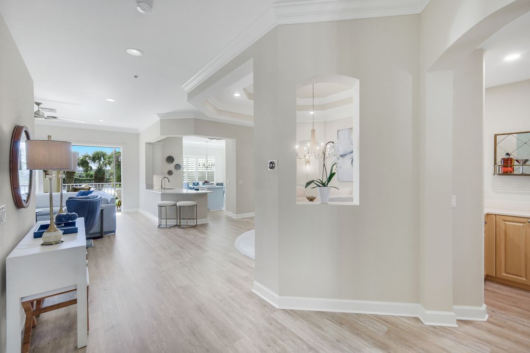 9201 Quartz Ln #202, Naples, FL 34120