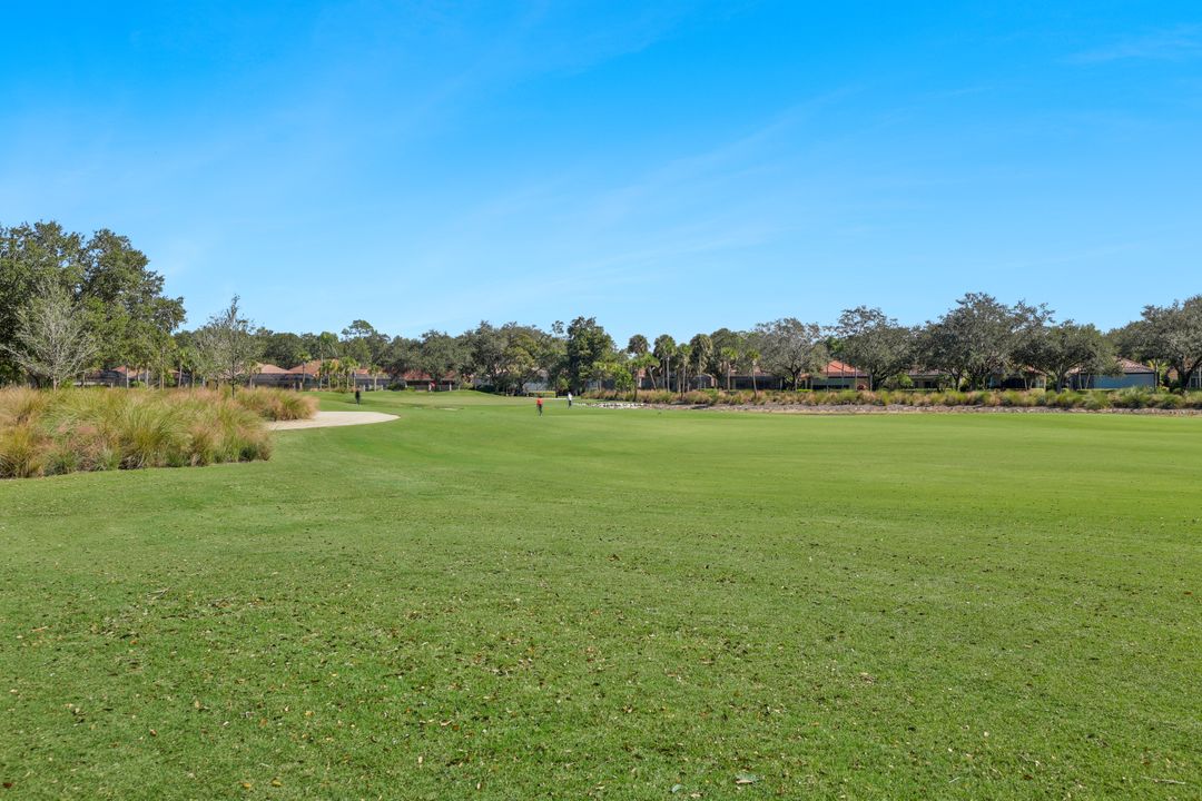910 Villa Florenza Dr, Naples, FL 34119