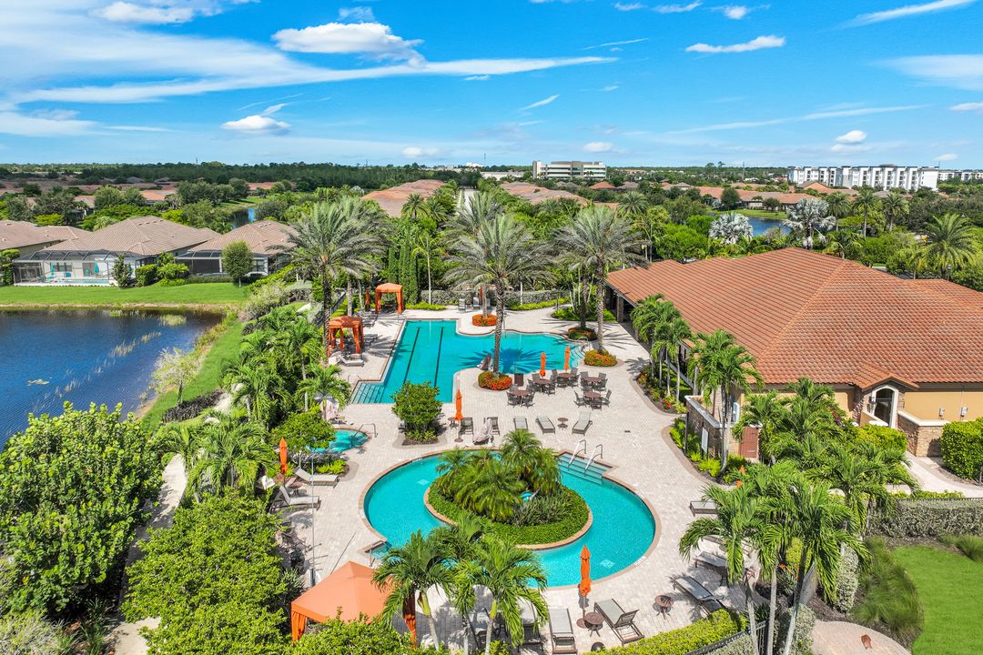 8362 Viale Cir, Naples, FL 34114