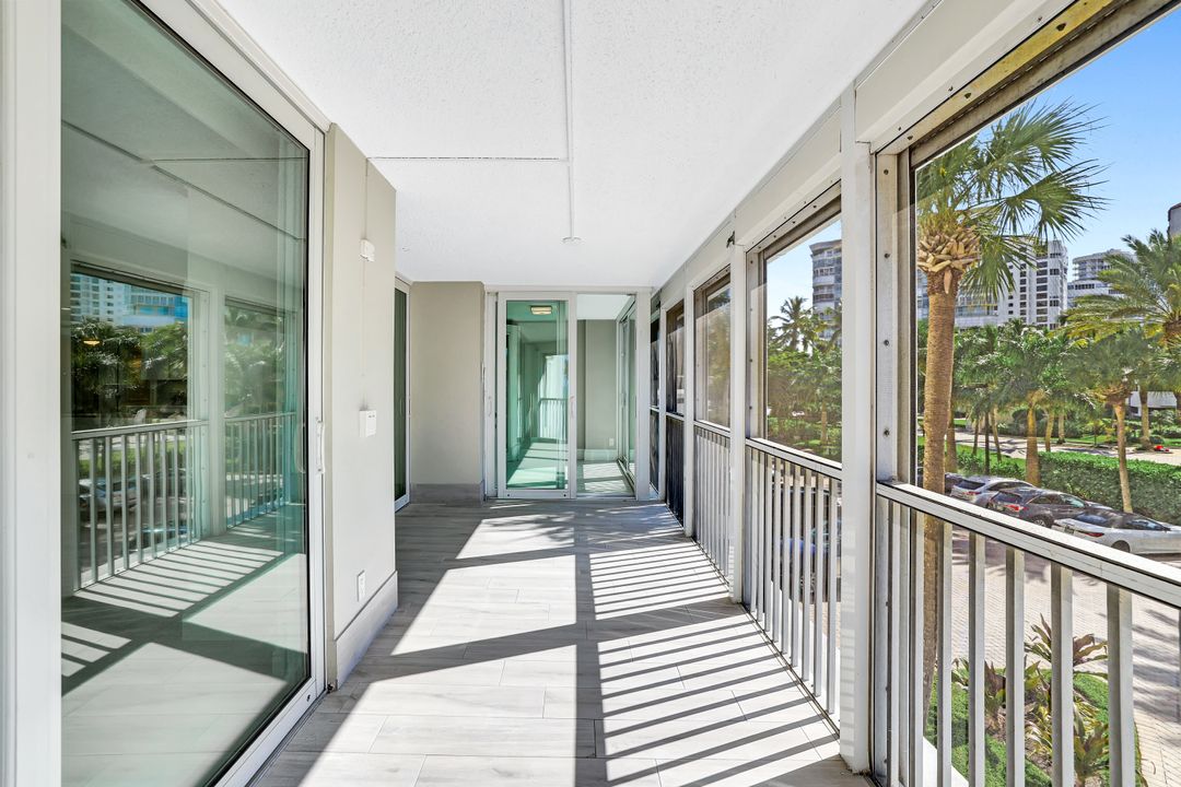 4401 Gulf Shore Blvd N #205, Naples, FL 34103