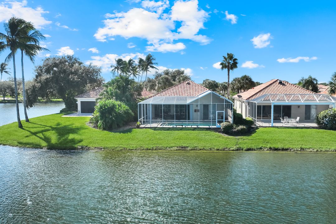 4364 Montalvo Ct, Naples, FL 34109