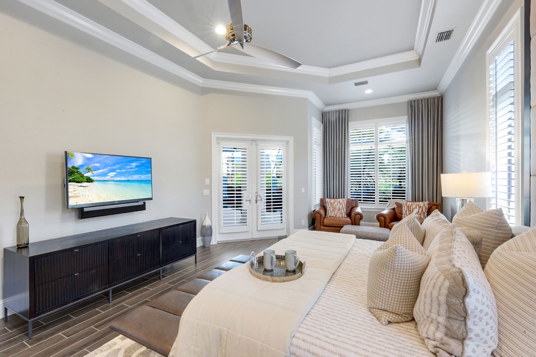 3828 Isla Del Sol Way, Naples, FL 34114