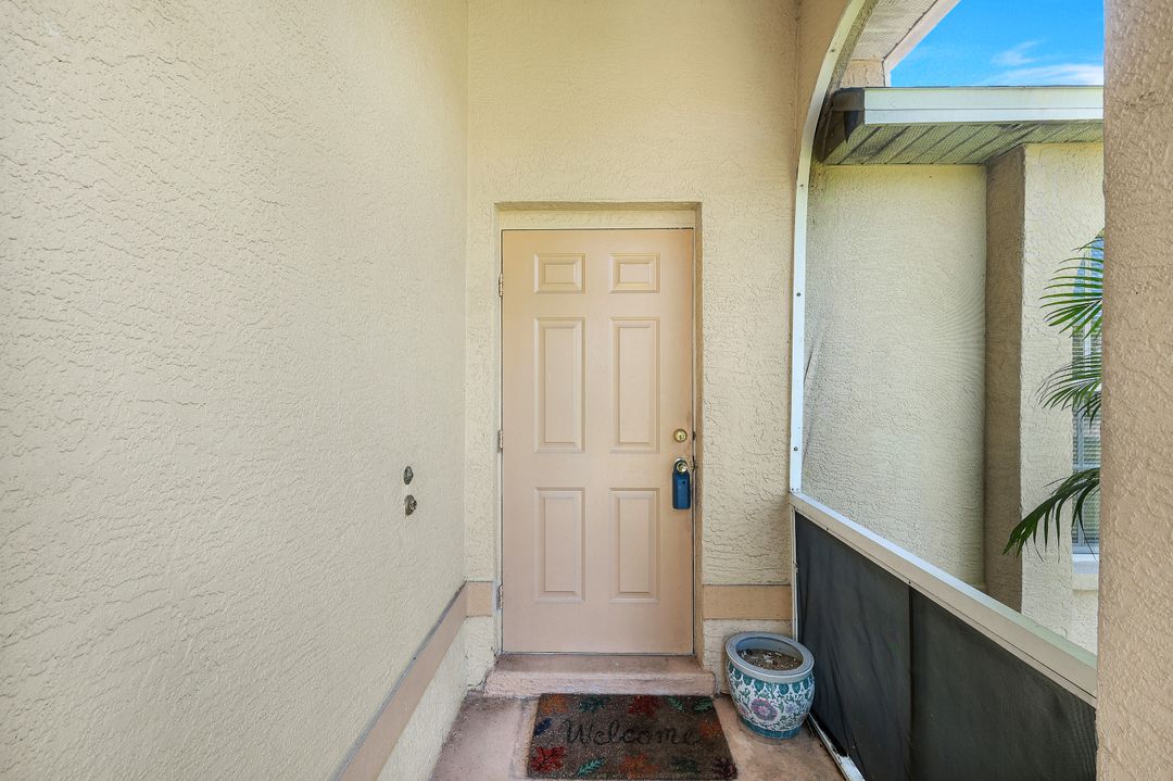 1015 SE 4th Pl, Cape Coral, FL 33990