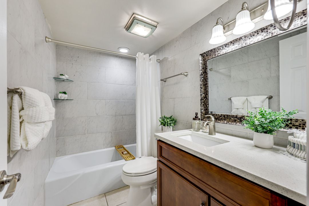 3030 Binnacle Dr #101, Naples, FL 34103