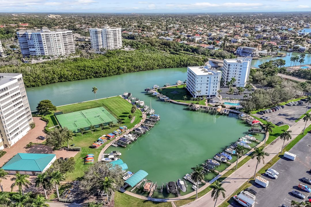 21 Bluebill Ave, Naples, FL 34108