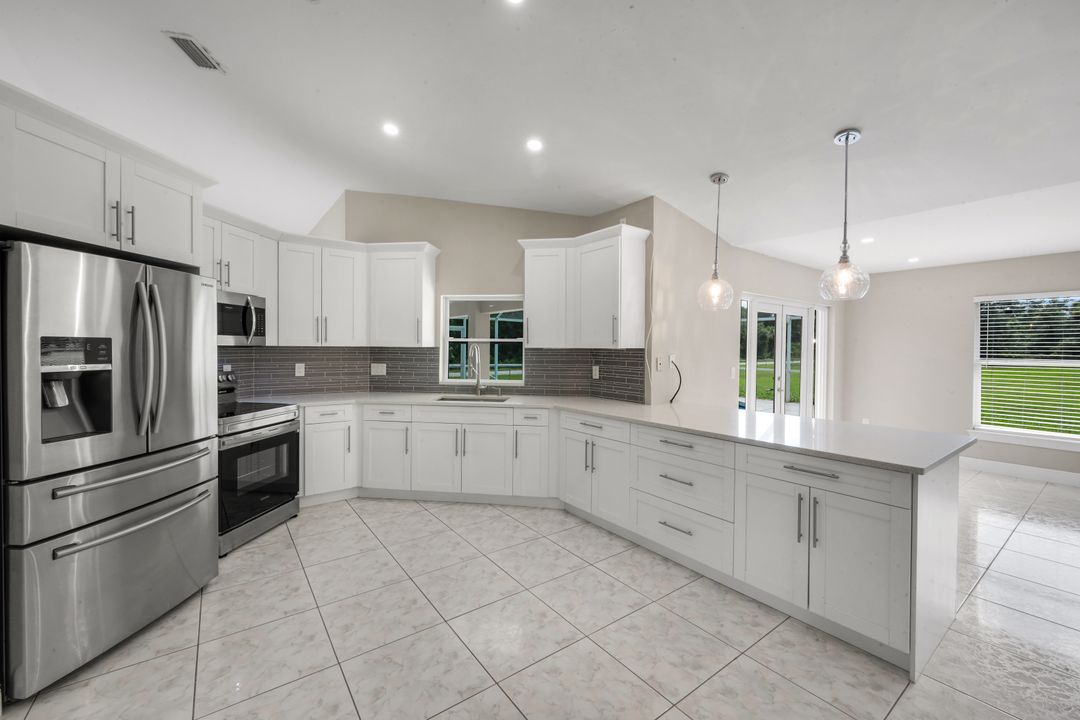 1795 Desoto Blvd S, Naples, FL 34117