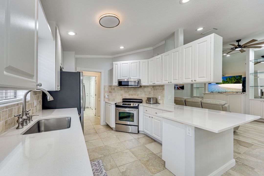 7221 Bellini Way, Naples, FL 34114
