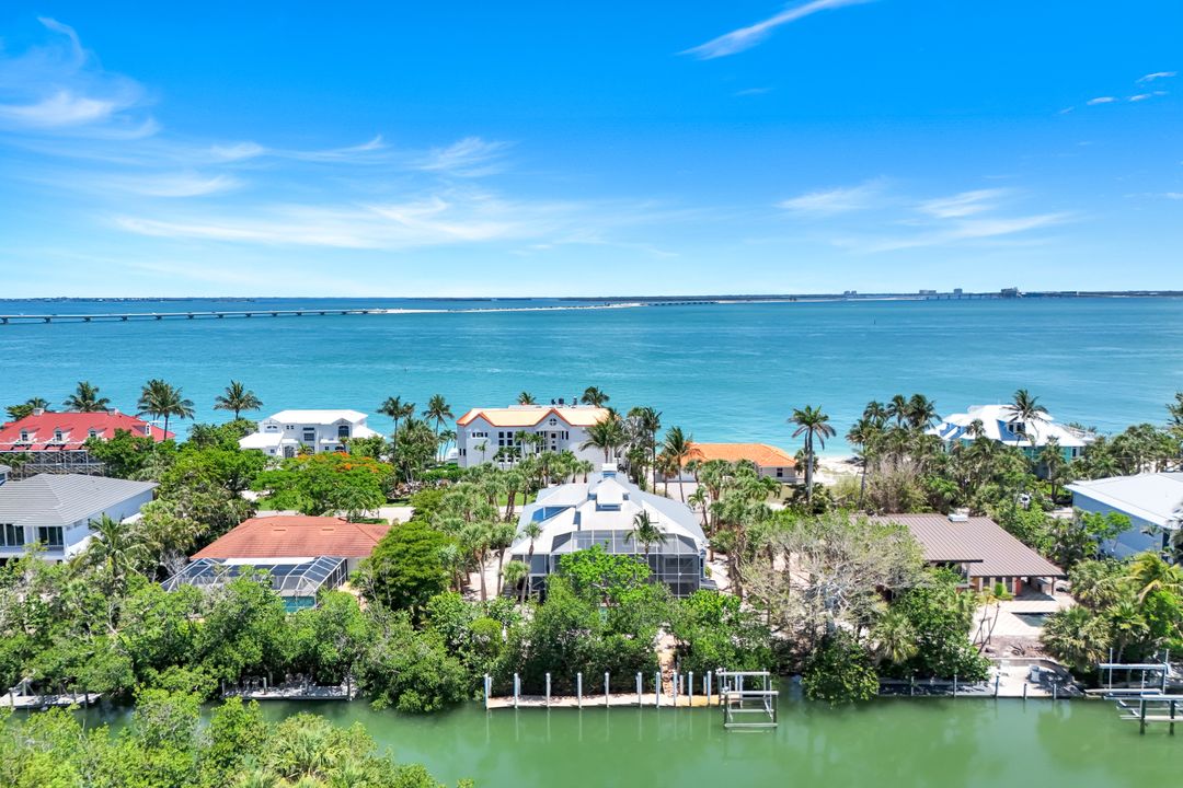 513 Lighthouse Way, Sanibel, FL 33957