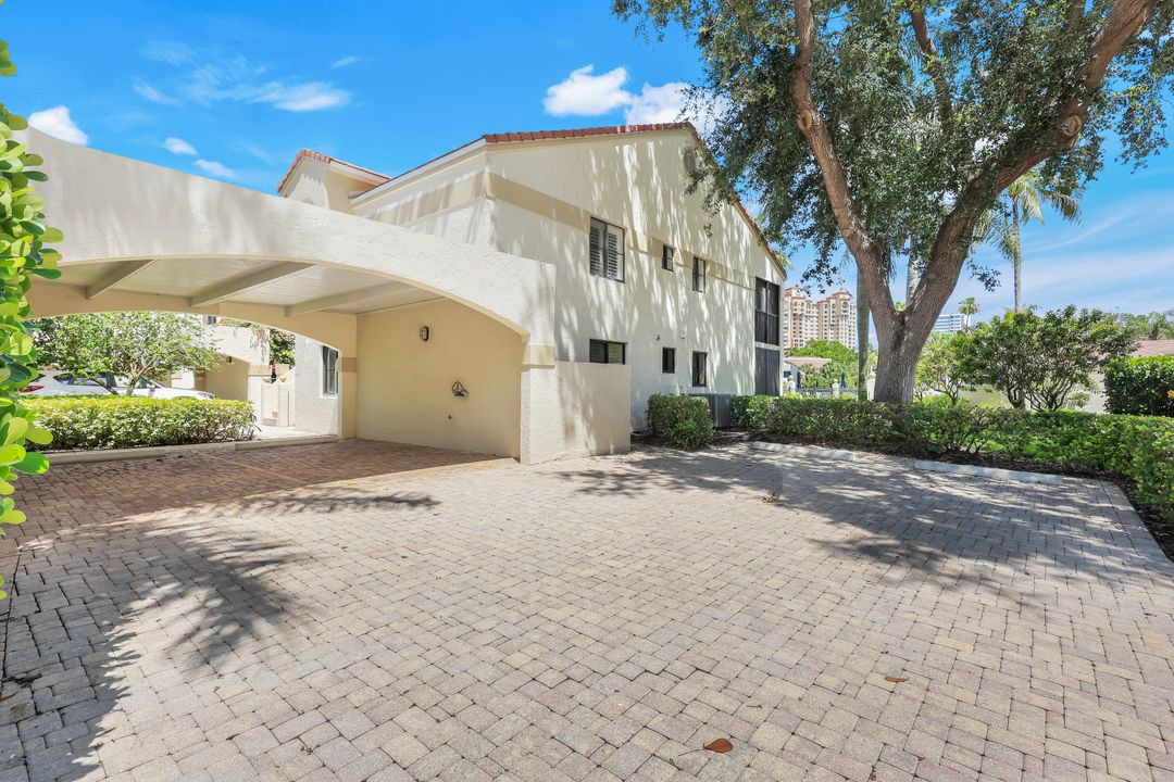 6555 Valen Way #G201, Naples, FL 34108