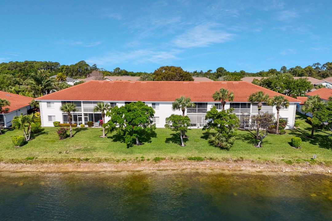 186 Gabriel Cir #9, Naples, FL 34104