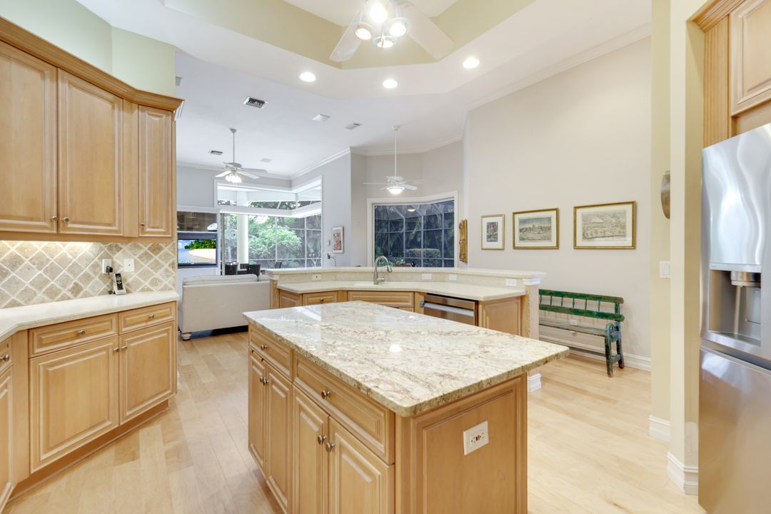 602 Springline Dr, Naples, FL 34102