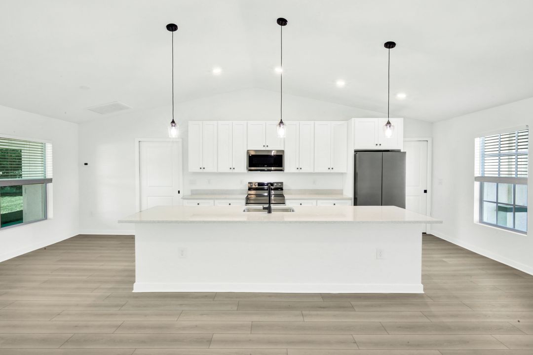 1205 NE 12th St, Cape Coral, FL 33909