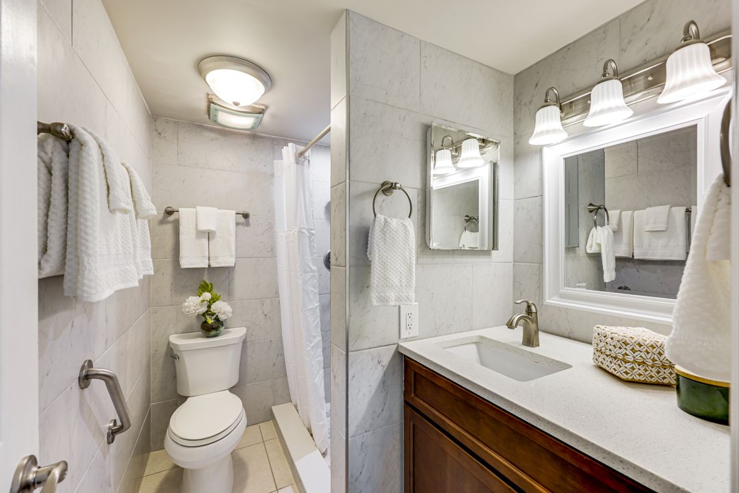 3030 Binnacle Dr #101, Naples, FL 34103