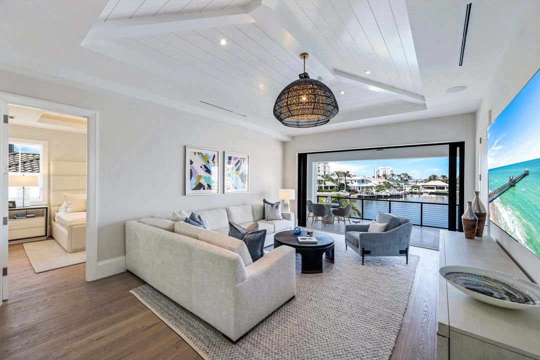 403 Neapolitan Way, Naples, FL 34103