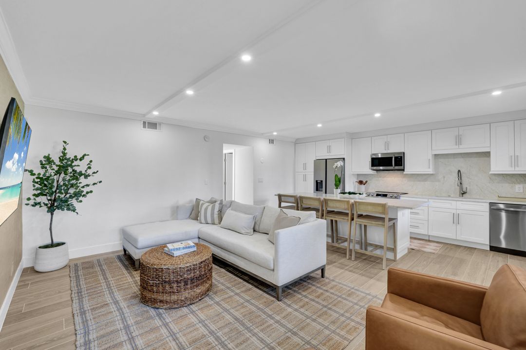 1100 Gulf Shore Blvd N #103, Naples, FL 34102