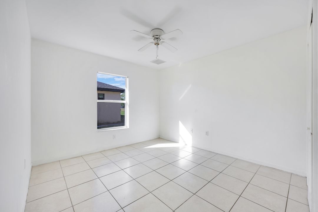 3020 SE Santa Barbara Pl, Cape Coral, FL 33904