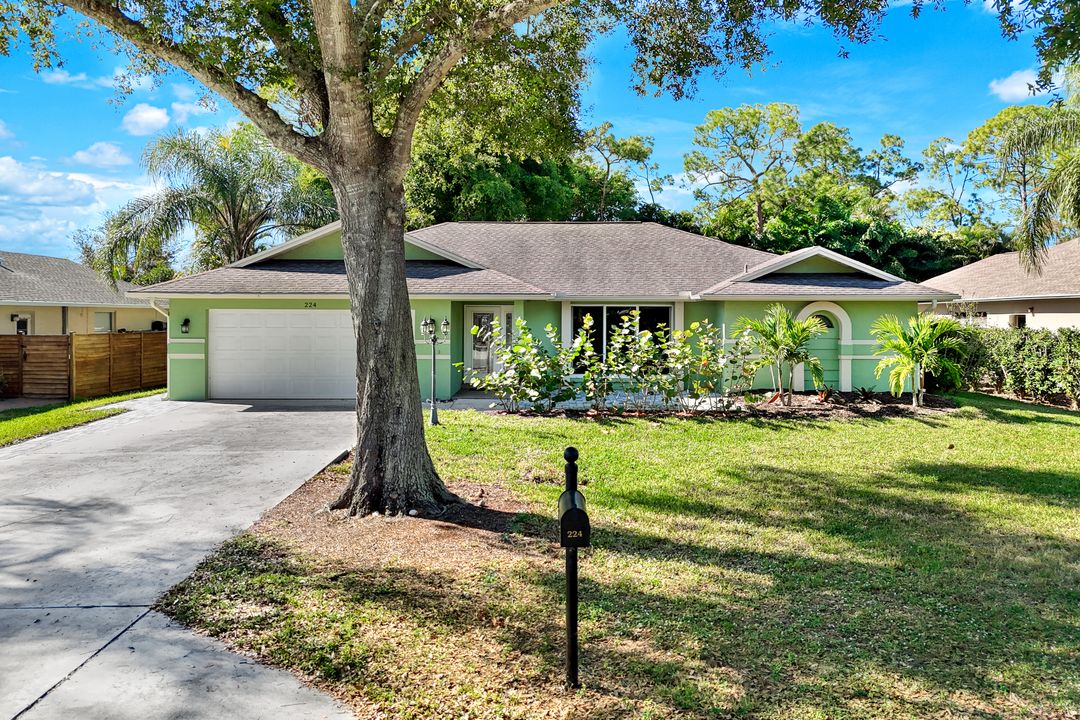 244 Channing Ct, Naples, FL 34110