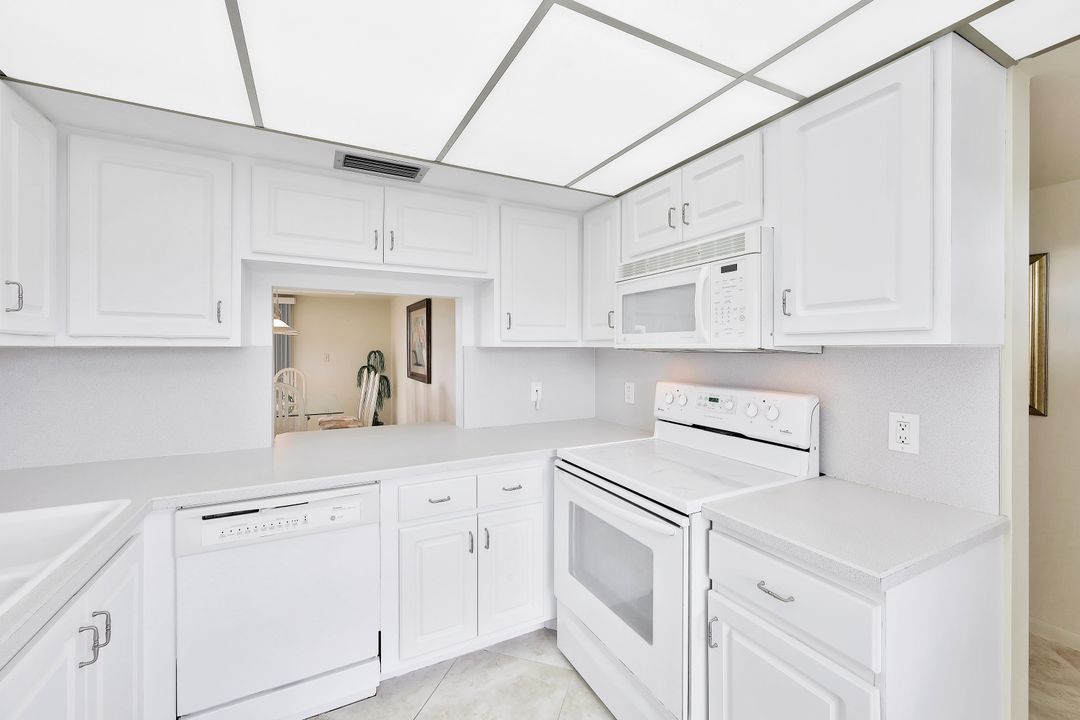 141 Lollypop Ln #4, Naples, FL 34112