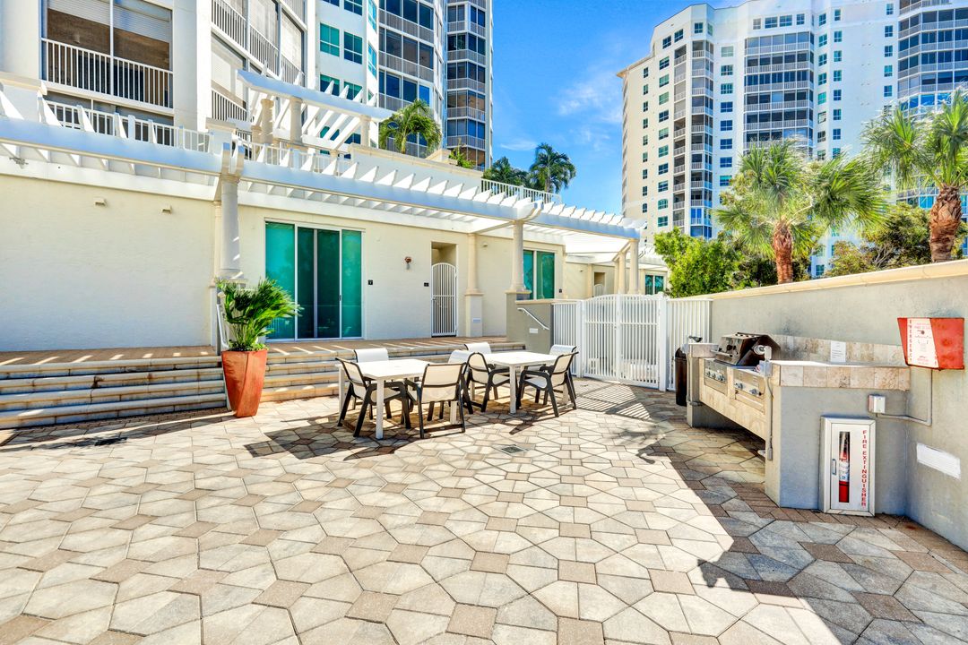 285 Grande Way #1601, Naples, FL 34110