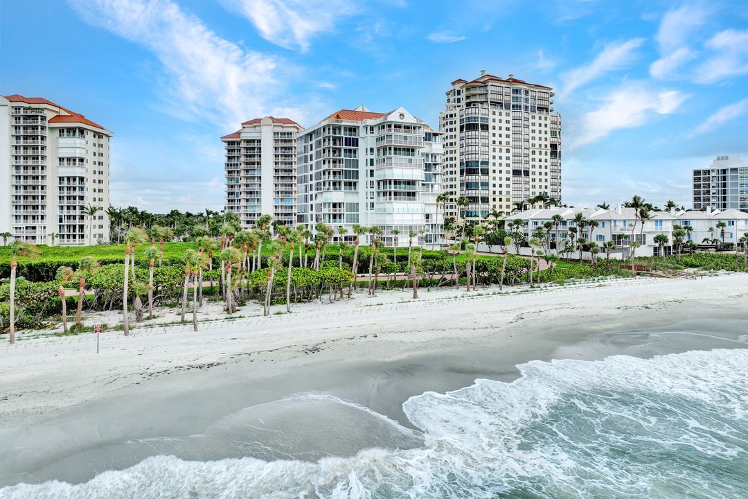 20 Seagate Dr #1102 (PH-2), Naples, FL 34103