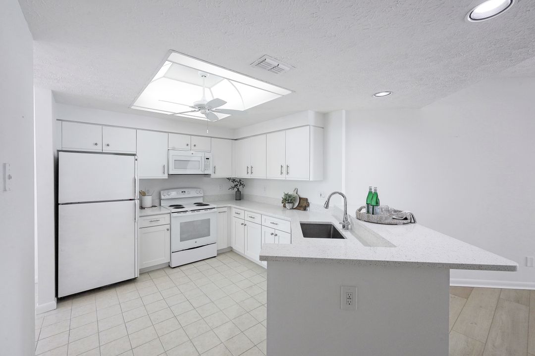 2182 Anchorage Ln #A, Naples, FL 34104