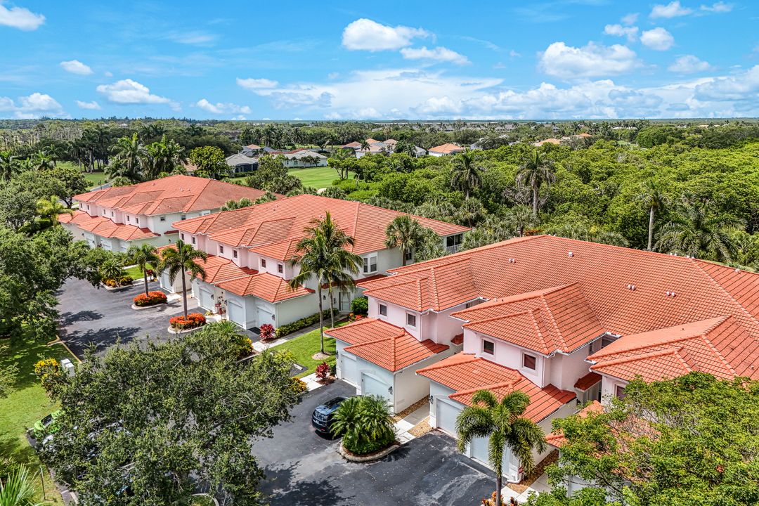 4700 Yacht Harbor Dr #611, Naples, FL 34112