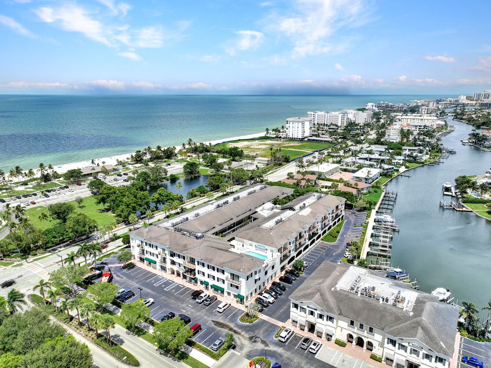 1400 Gulf Shore Blvd N #203, Naples, FL 34102