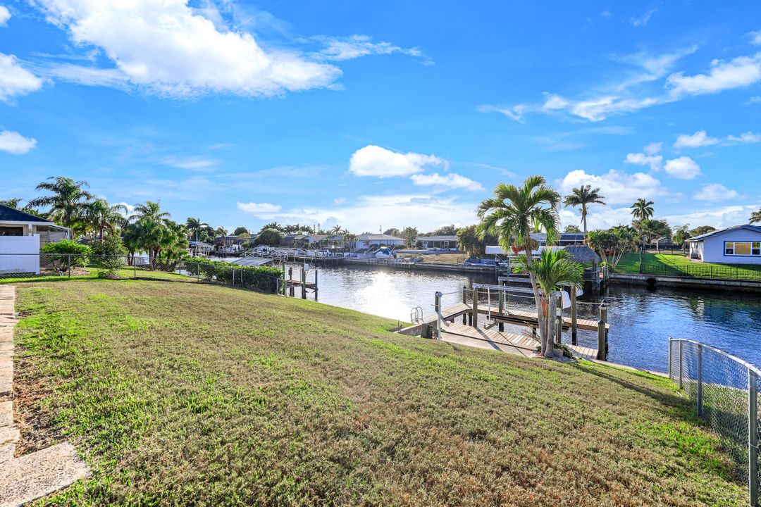 3034 SE 10th Pl, Cape Coral, FL 33904