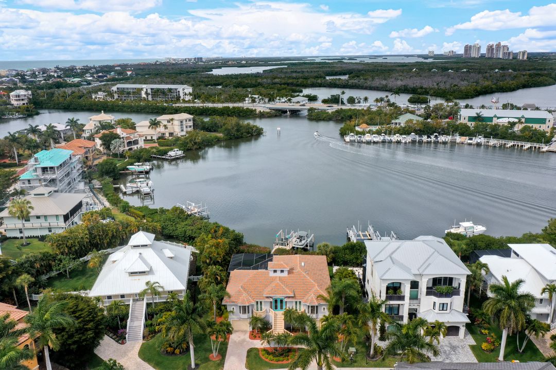 201 San Mateo Dr, Bonita Springs, FL 34134