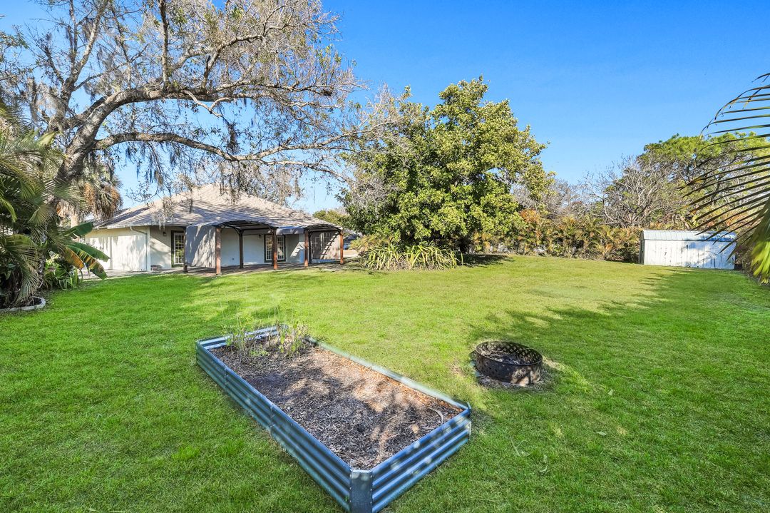 17855 Chesterfield Rd, North Fort Myers, FL 33917