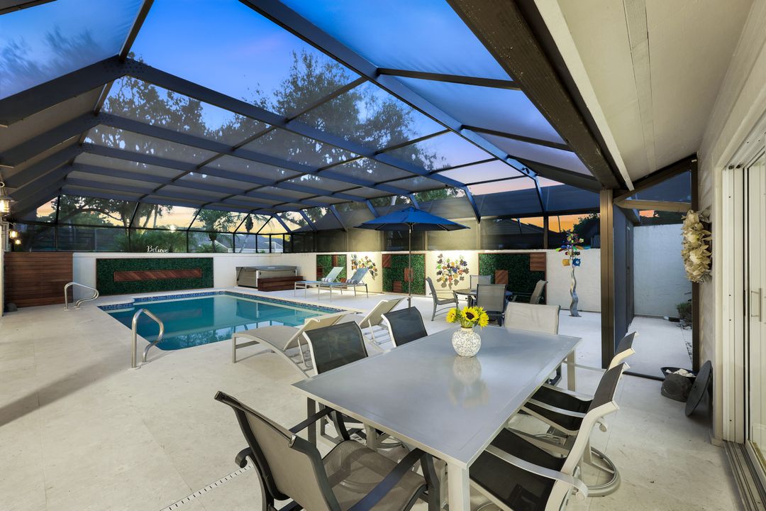 370 Edgemere Way N, Naples, FL 34105