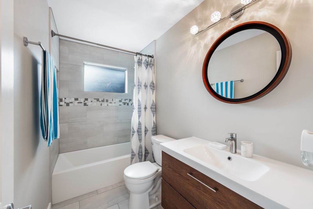 4830 Cortez Cir, Naples, FL 34112
