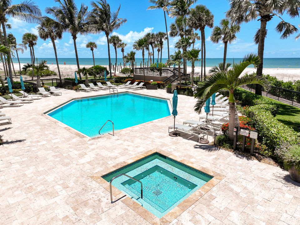 4551 Gulf Shore Blvd N #1003, Naples, FL 34103