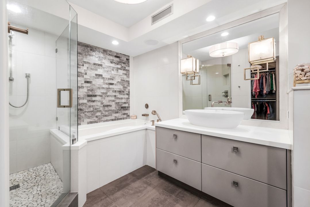 355 Park Shore Dr #1-134, Naples, FL 34103