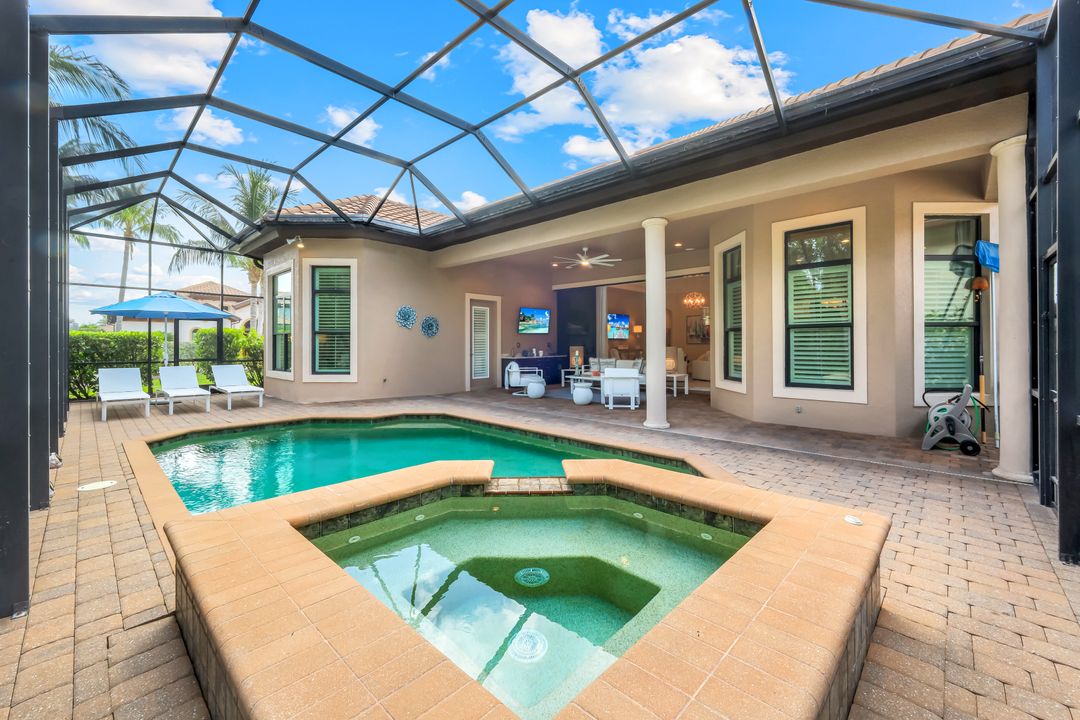 6419 Vivaldi Ct, Naples, FL 34113