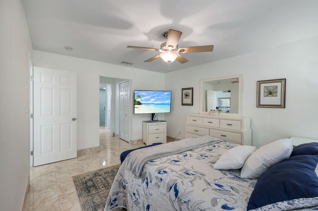 1006 NE 2nd Pl, Cape Coral, FL 33909