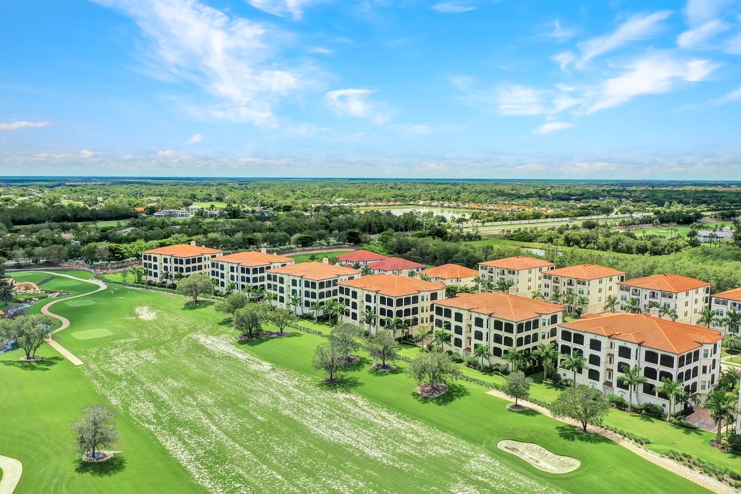 16387 Viansa Wy #302, Naples, FL 34110