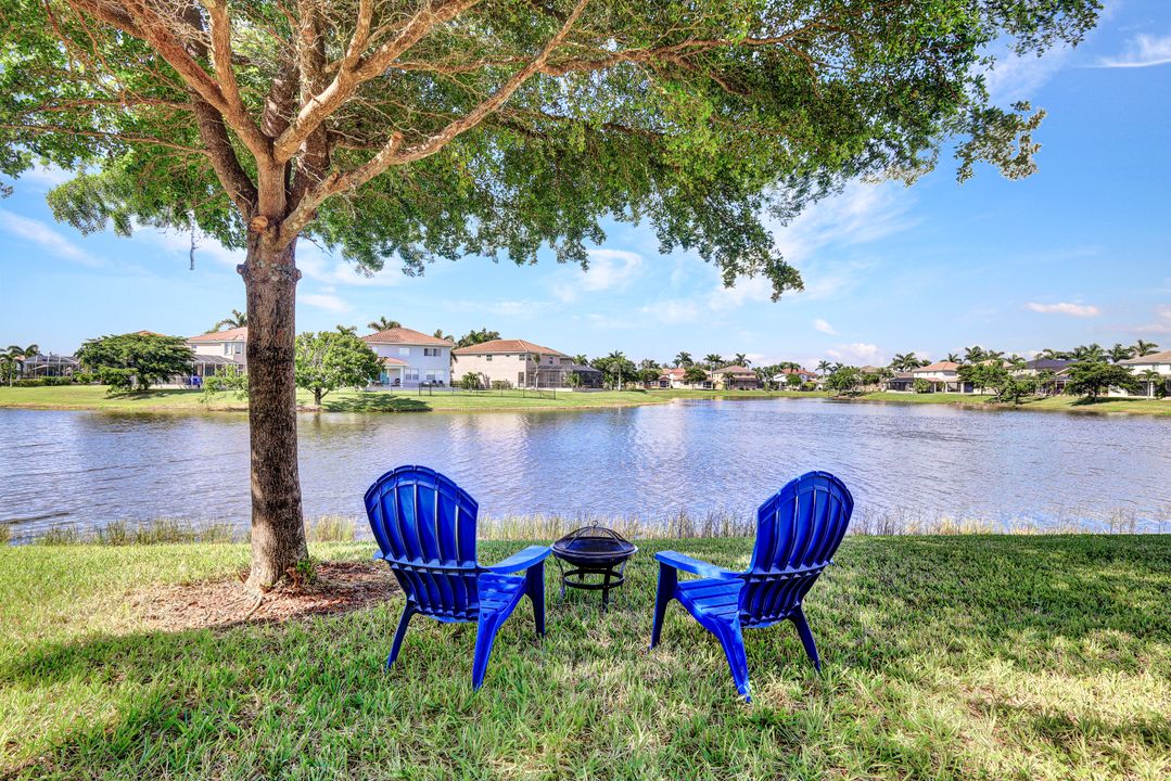 8627 Sumner Ave, Fort Myers, FL 33908