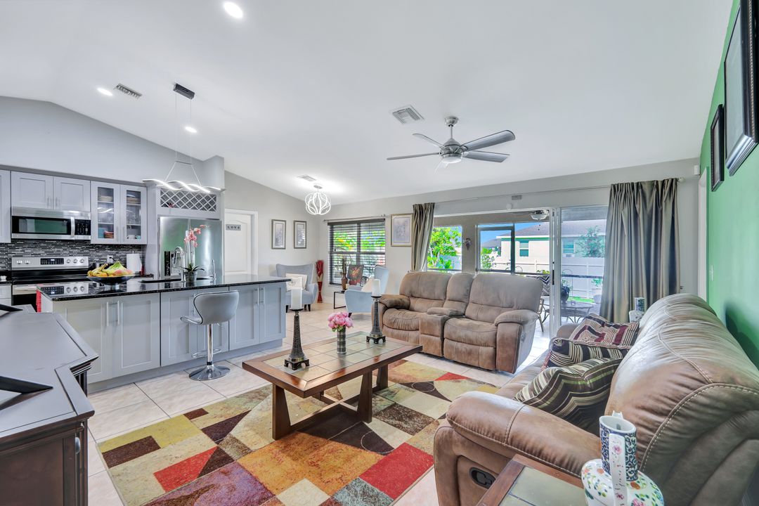 1206 NE 5th Ave, Cape Coral, FL 33909