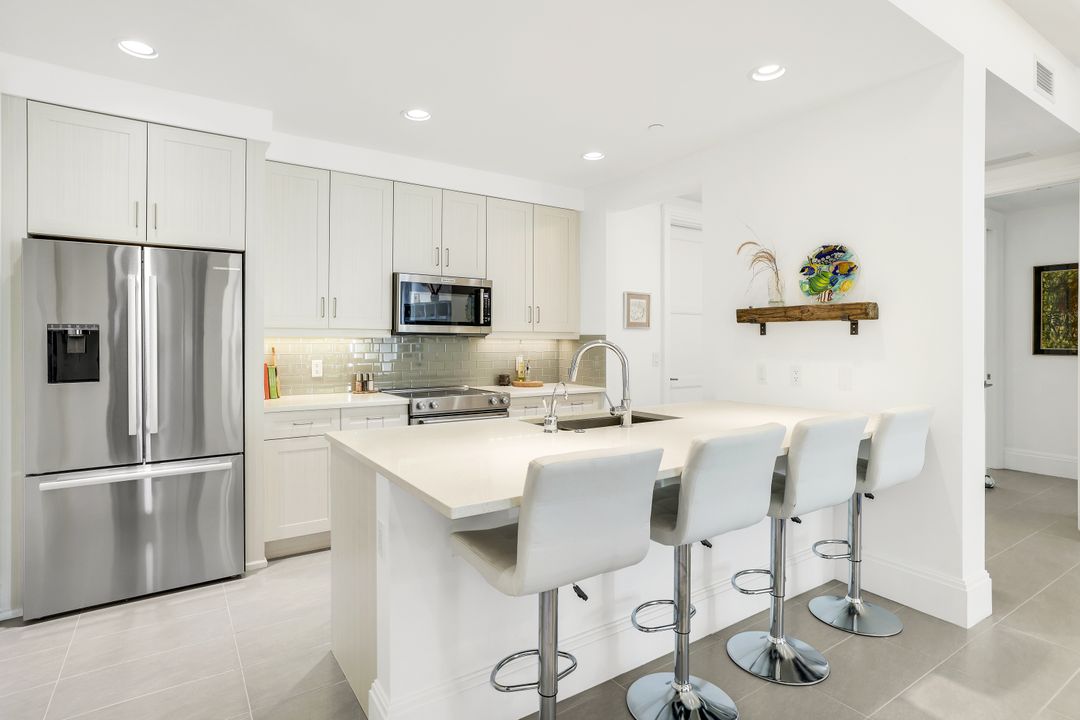 1035 3rd Ave S #215, Naples, FL 34102