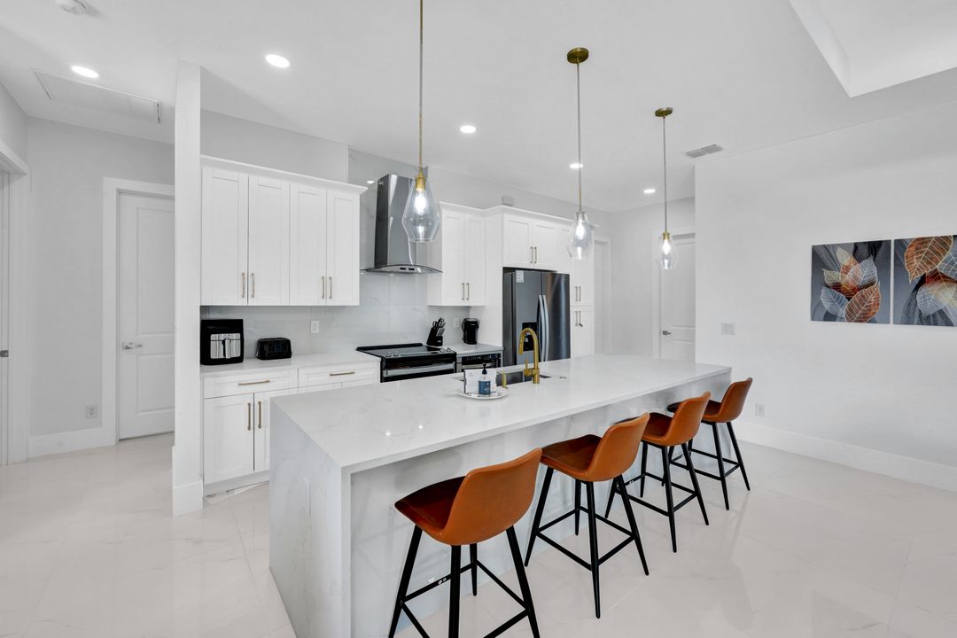 636 NE 8th Terrace, Cape Coral, FL 33909