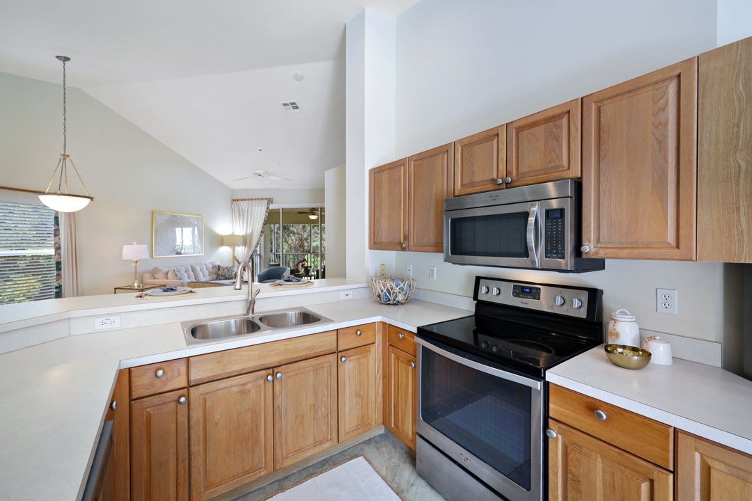 4940 Deerfield Way #201, Naples, FL 34110